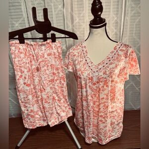 Lati Fashion 2 pc MED pajama set Floral print trimmed in lace/ribbon Shorts 20”L